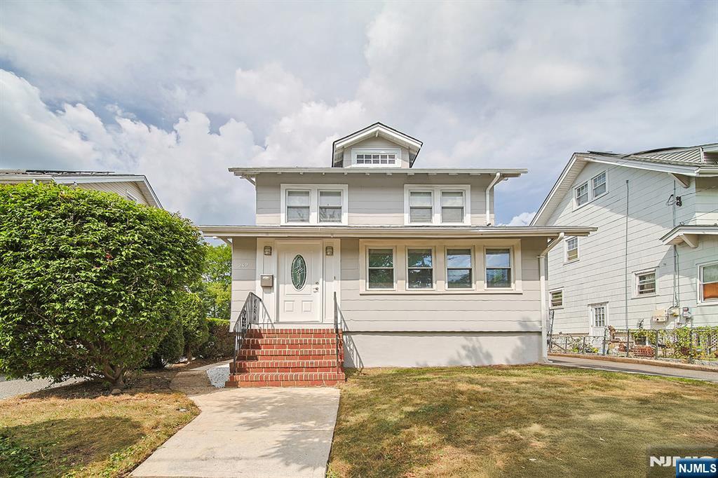 $689,000 Colonial
