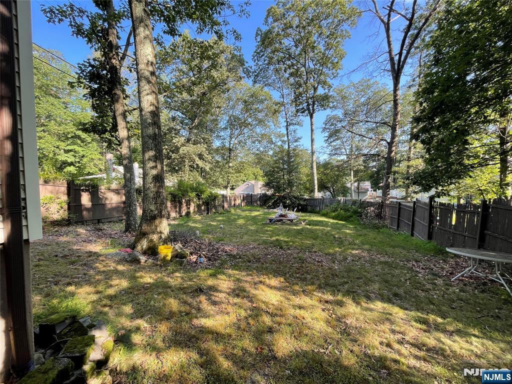 Homes for sale in Hopatcong, NJ | 2 Lincoln Trl, Hopatcong, NJ 07843 | MLS# 25029236