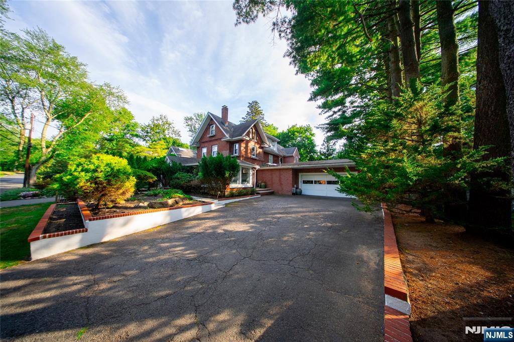 Homes for sale in Demarest, NJ | 21 Meadow St, Demarest, NJ 07627 | MLS# 25029278