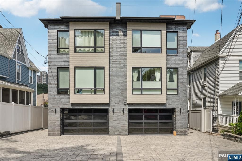 $1,699,000 Townhouse