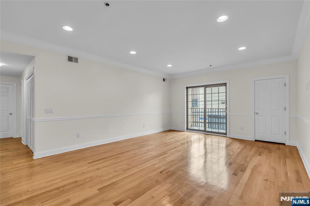 Homes for sale in Newark, NJ | 30 Austin St #202, Newark, NJ 07114 | MLS# 25029376