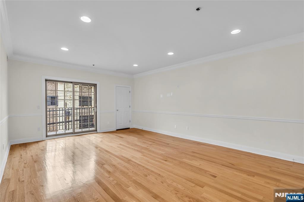 Homes for sale in Newark, NJ | 30 Austin St #202, Newark, NJ 07114 | MLS# 25029376