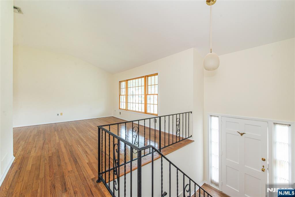 Homes for sale in Wayne, NJ | 11 Kimberly Pl, Wayne, NJ 07470 | MLS# 25029380