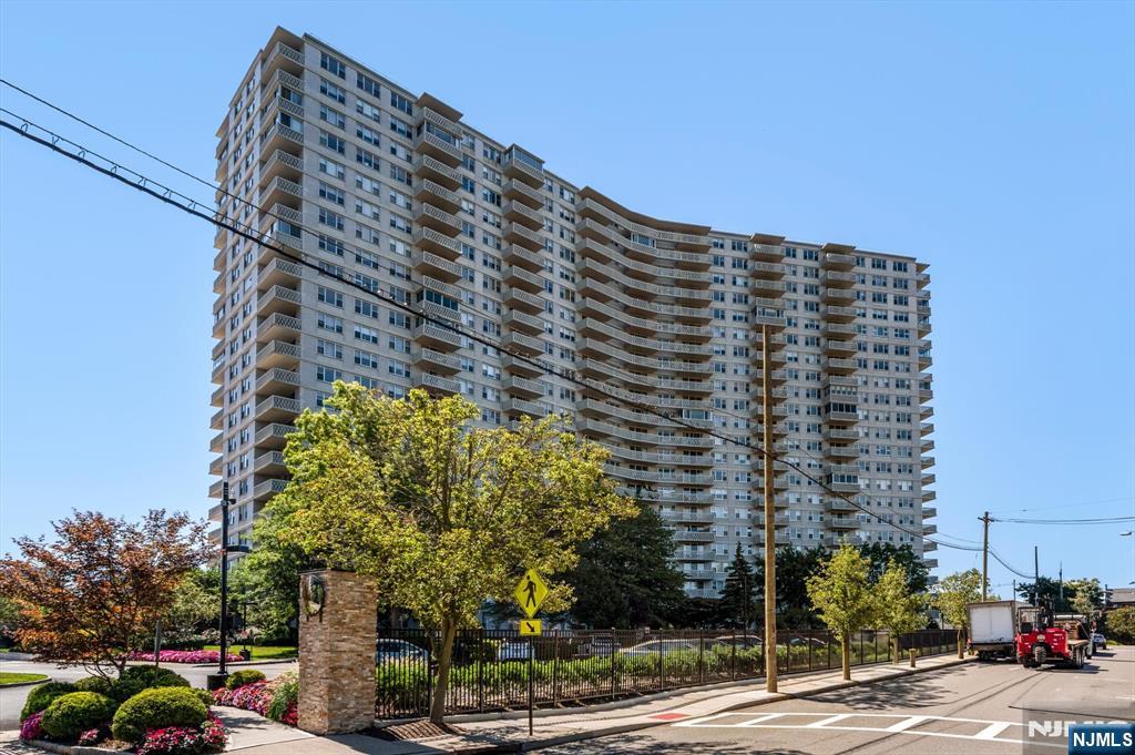 $480,000 Condo