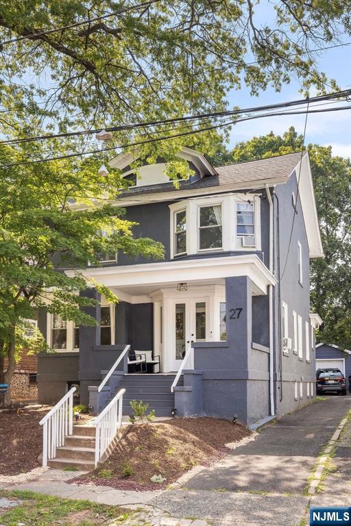 $595,000 Colonial