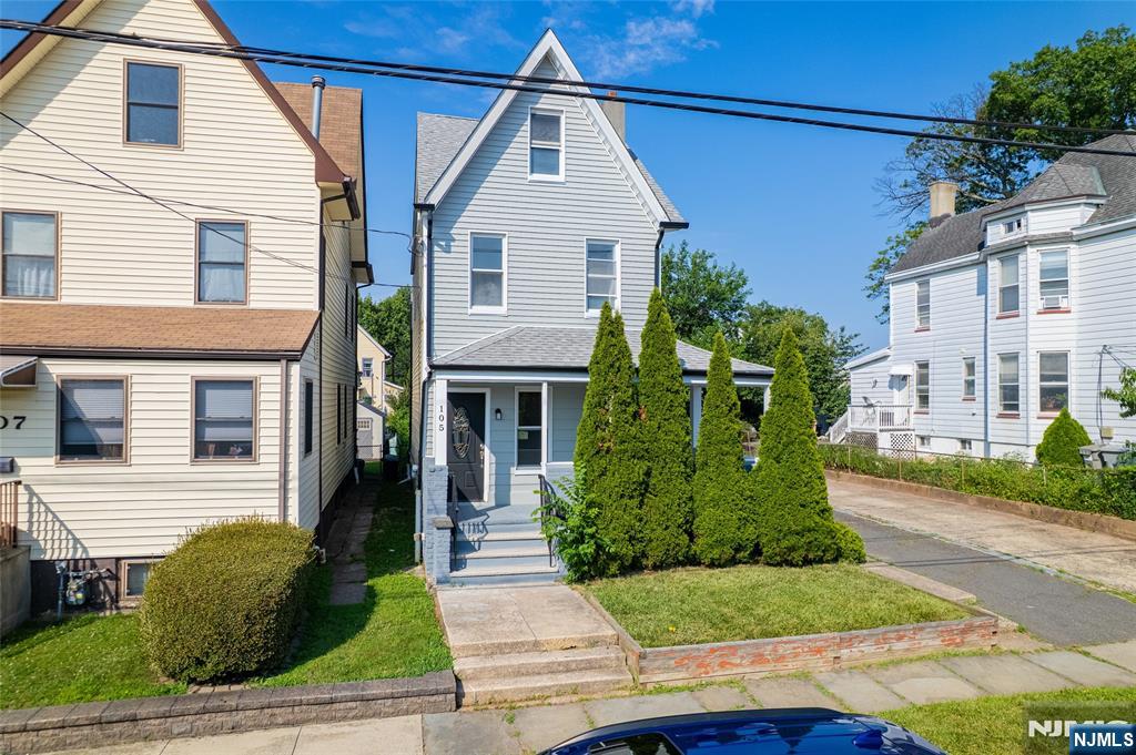 Homes for sale in Roselle Park, NJ | 105 Pershing Ave, Roselle Park, NJ 07204 | MLS# 25029430