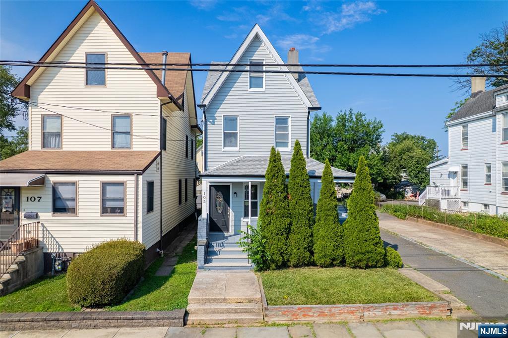 Homes for sale in Roselle Park, NJ | 105 Pershing Ave, Roselle Park, NJ 07204 | MLS# 25029430