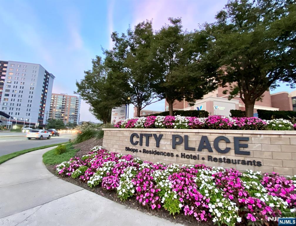 $499,900 Condo