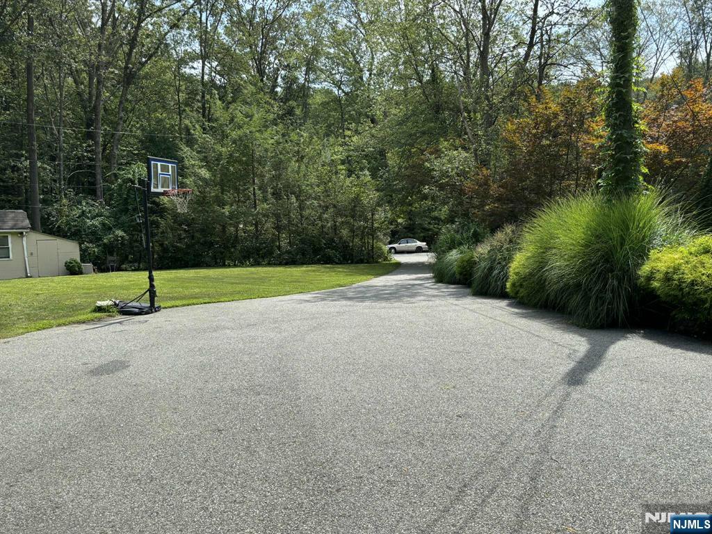 Homes for sale in Kinnelon Borough, NJ | 5 Old Gormely Ln, Kinnelon Borough, NJ 07405 | MLS# 25029528