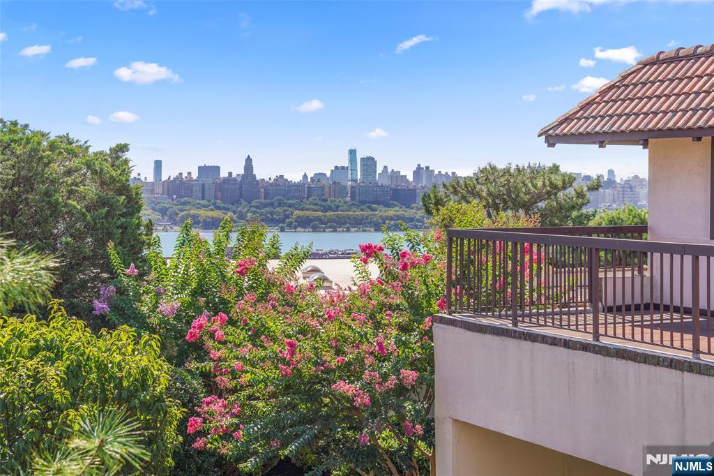 Homes for sale in Cliffside Park, NJ | 300 Gorge Rd #37, Cliffside Park, NJ 07010 | MLS# 25029534