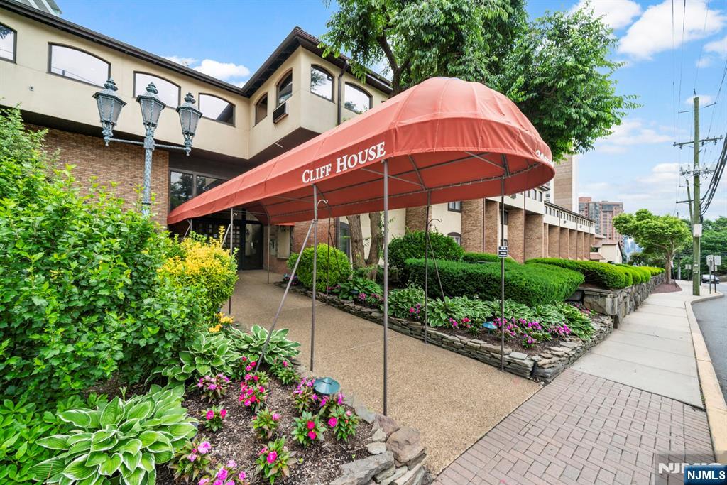 Homes for sale in Cliffside Park, NJ | 300 Gorge Rd #37, Cliffside Park, NJ 07010 | MLS# 25029534