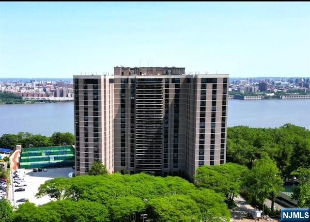 $929,000 Condo