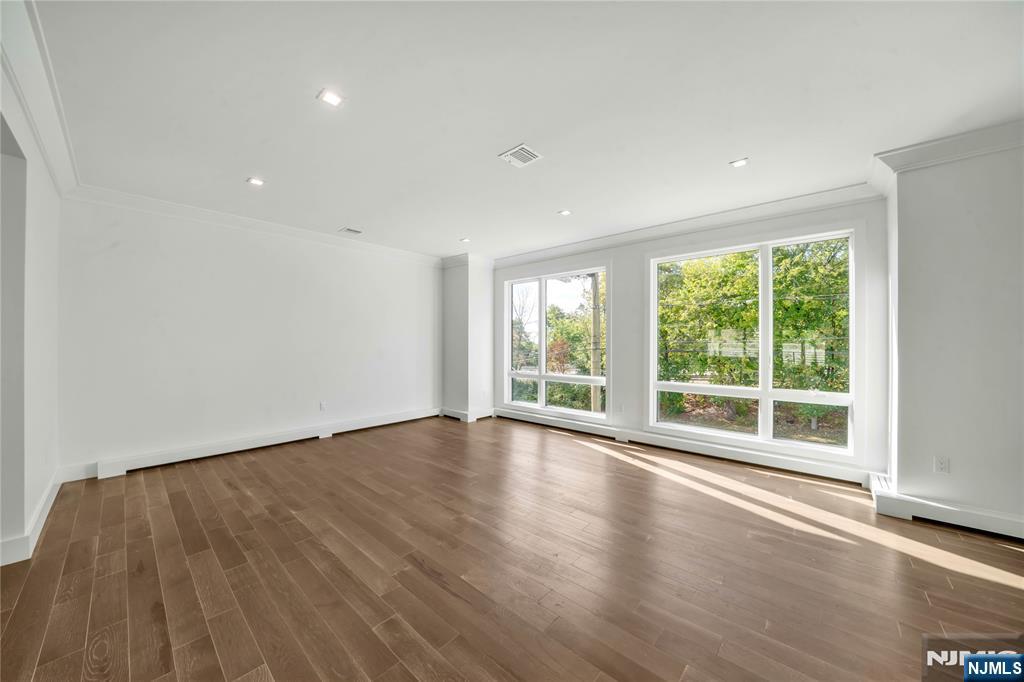 Homes for sale in Palisades Park, NJ | 428 6Th St #B, Palisades Park, NJ 07650 | MLS# 25029633