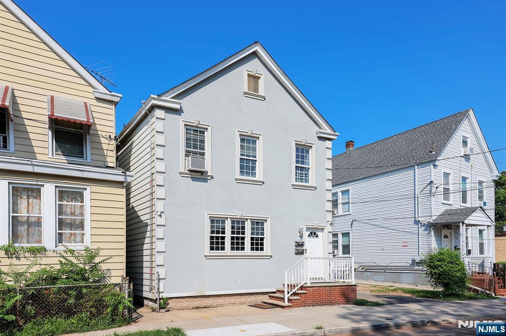 Homes for sale in Orange, NJ | 547 Cary St, Orange, NJ 07050 | MLS# 25029686