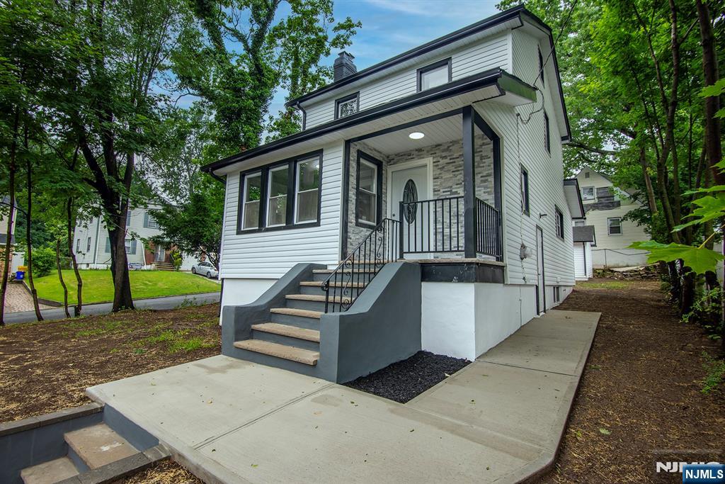 $629,000 Colonial