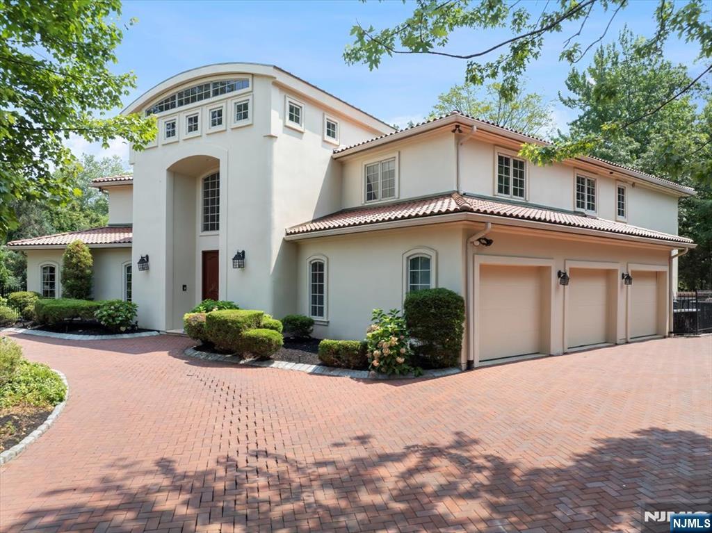 Homes for sale in Englewood Cliffs, NJ | 46 Jean Dr, Englewood Cliffs, NJ 07632 | MLS# 25029736