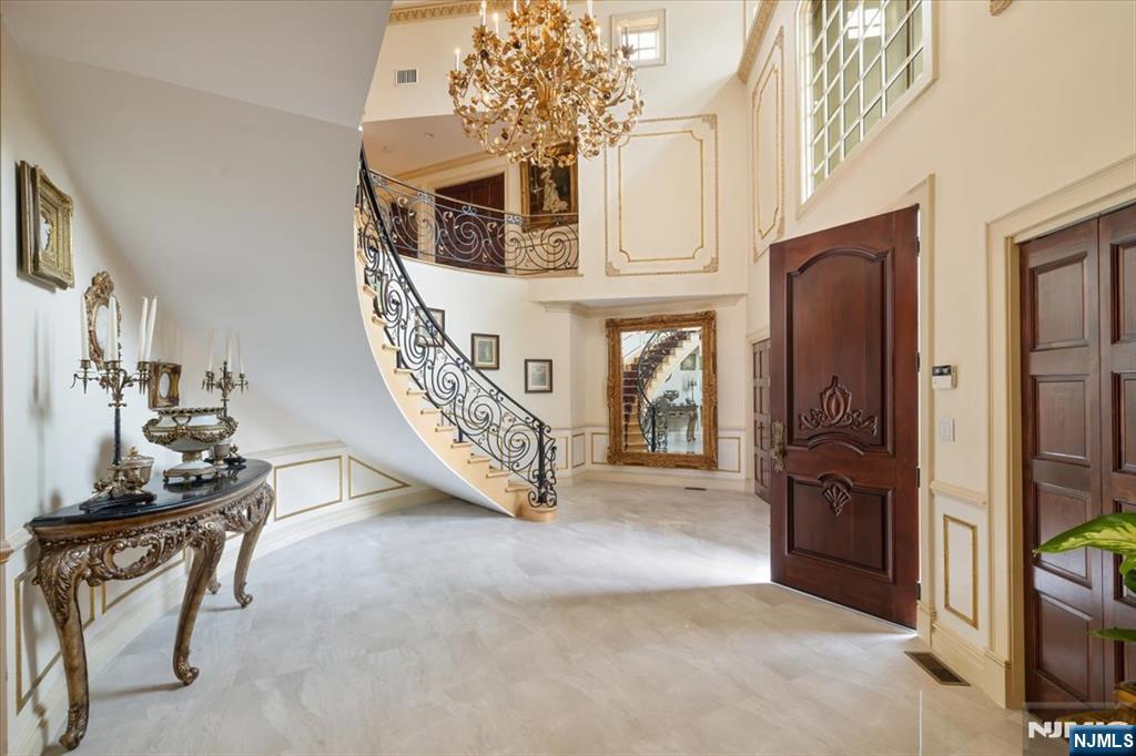 Homes for sale in Englewood Cliffs, NJ | 46 Jean Dr, Englewood Cliffs, NJ 07632 | MLS# 25029736