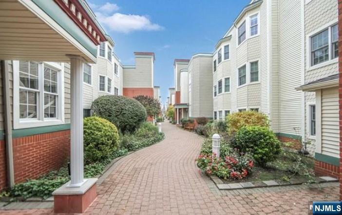 $642,000 Condo