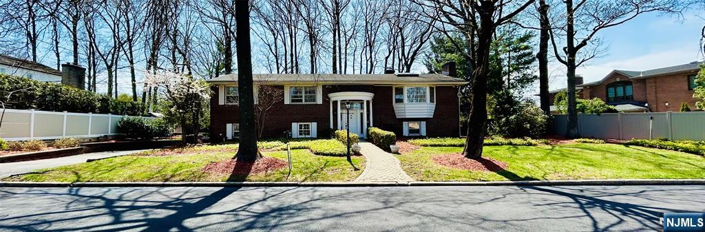 Homes for sale in Englewood Cliffs, NJ | 30 Reiner Pl, Englewood Cliffs, NJ 07632 | MLS# 25029783