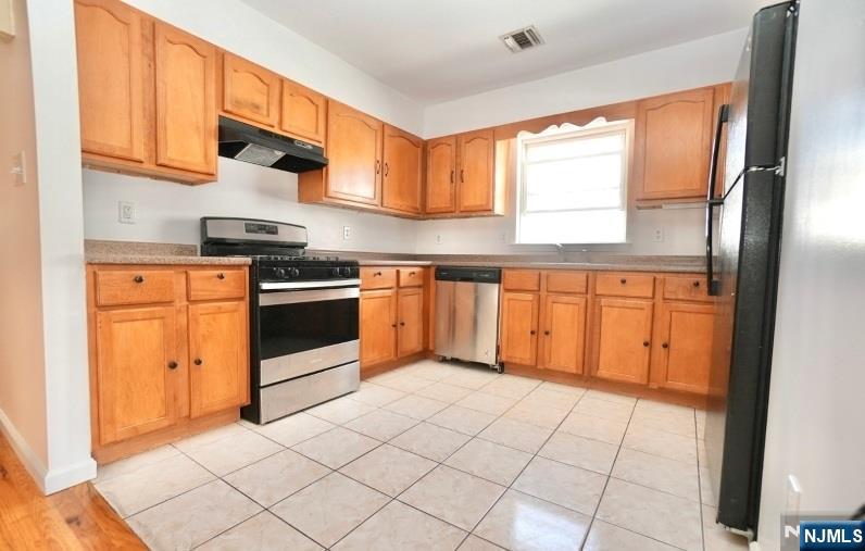 Homes for sale in Newark, NJ | 22 Wakeman Ave, Newark, NJ 07104 | MLS# 25029823