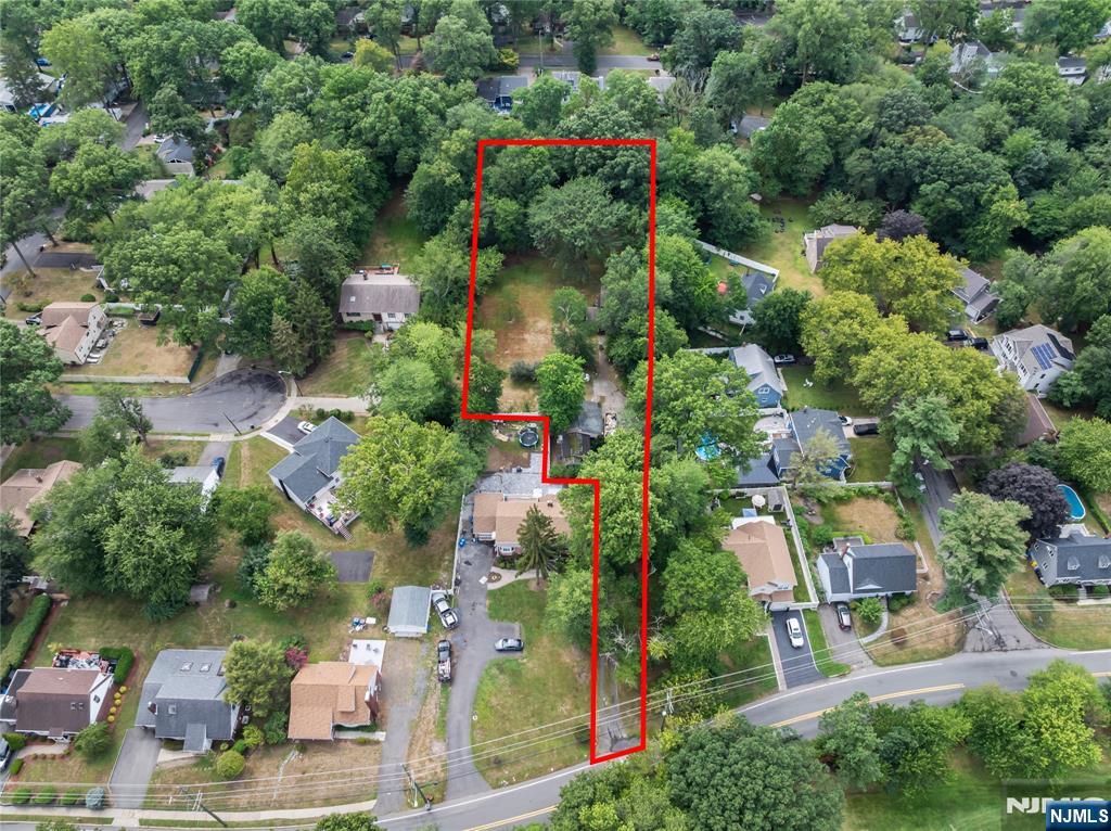 Homes for sale in Teaneck, NJ | 250 Ivy Ln, Teaneck, NJ 07666 | MLS# 25029827