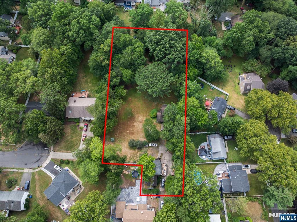 Homes for sale in Teaneck, NJ | 250 Ivy Ln, Teaneck, NJ 07666 | MLS# 25029827