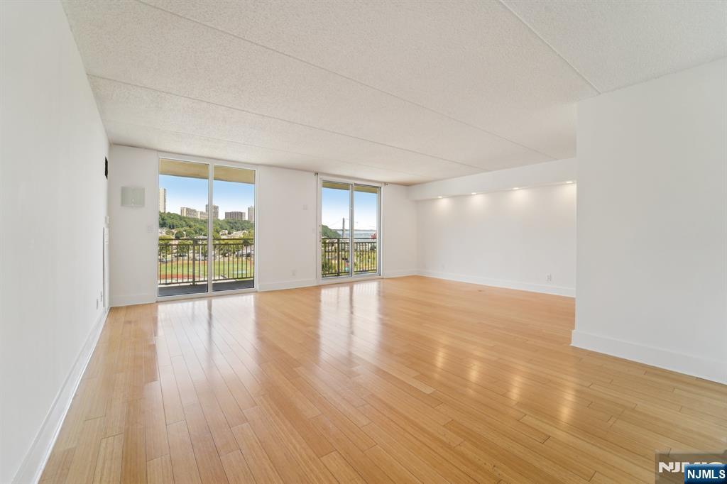 $479,000 Condo