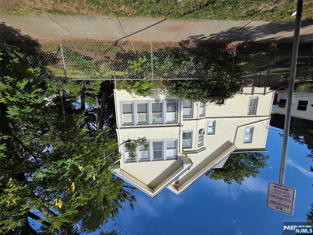 Homes for sale in Newark, NJ | 69 Parkview Ter, Newark, NJ 07112 | MLS# 25029862