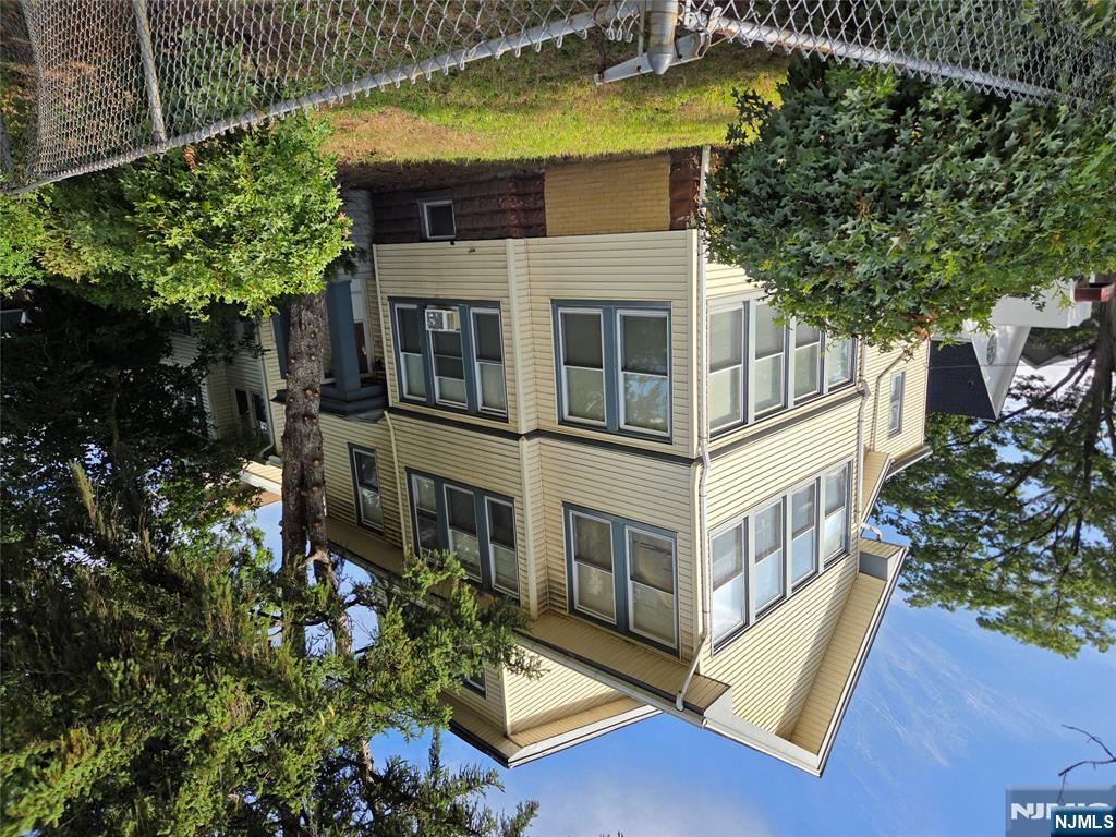 Homes for sale in Newark, NJ | 69 Parkview Ter, Newark, NJ 07112 | MLS# 25029862