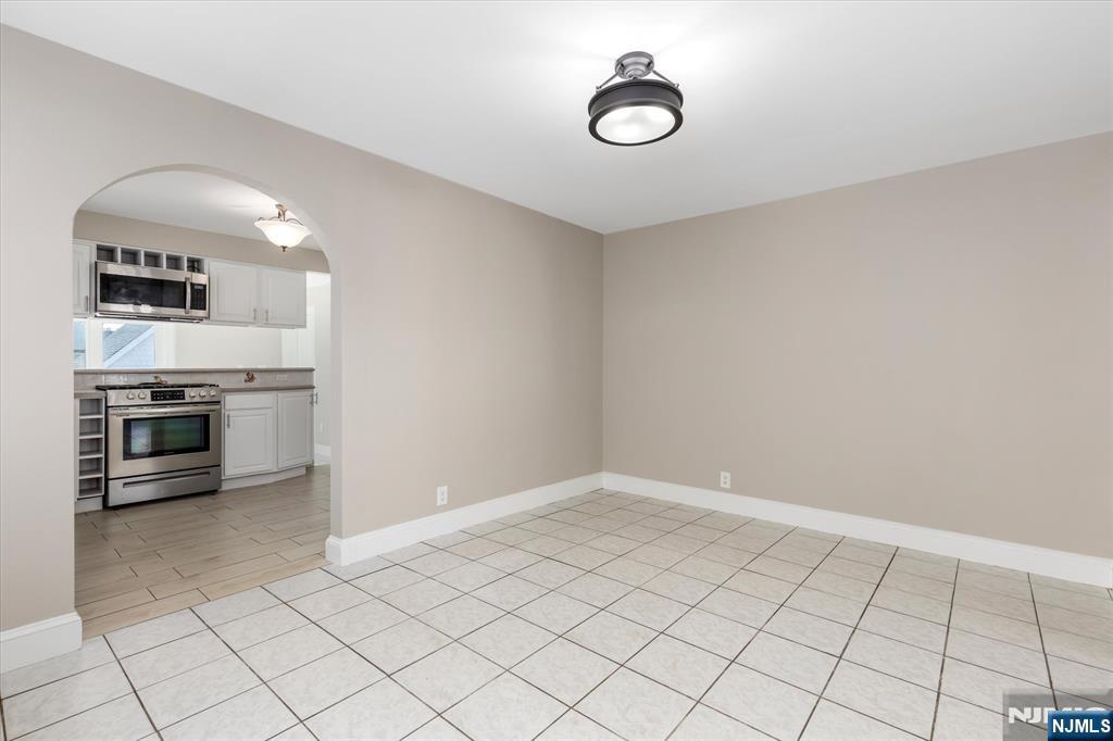 Homes for sale in Lyndhurst, NJ | 482 6Th Ave, Lyndhurst, NJ 07071 | MLS# 25029865