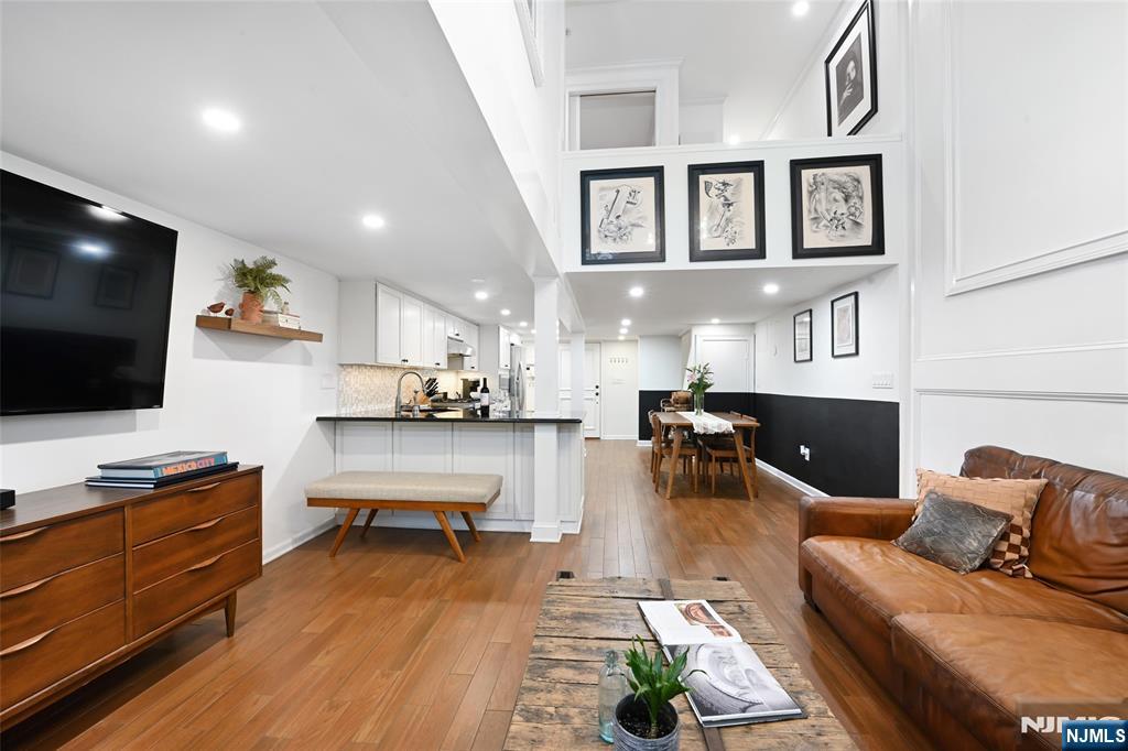 $999,000 Condo