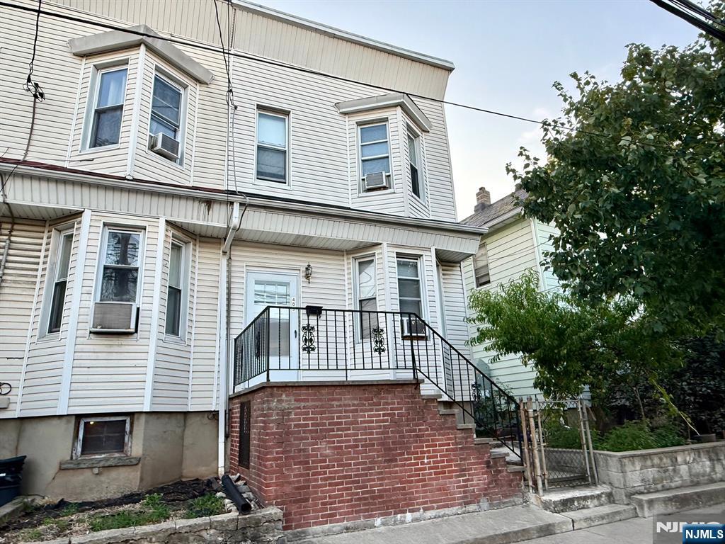 $469,000 Rowhouse