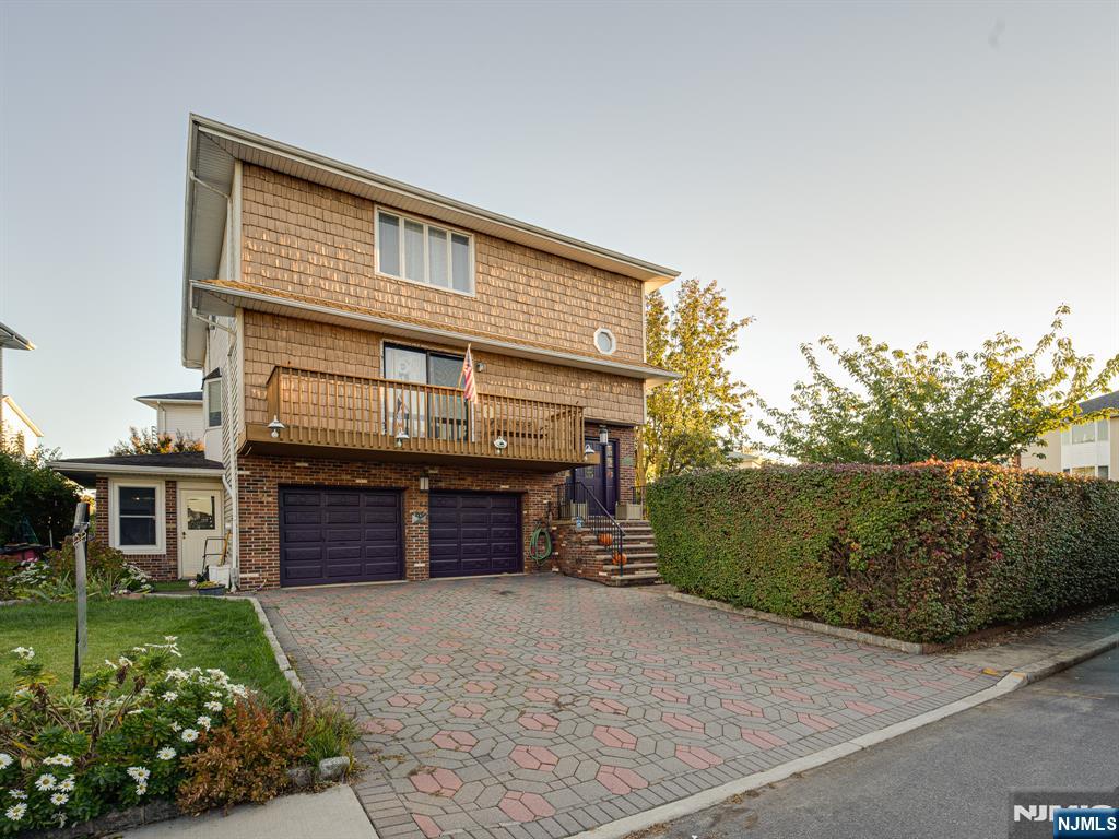 Homes for sale in Secaucus, NJ | 3 Acorn Rd, Secaucus, NJ 07094 | MLS# 25029953