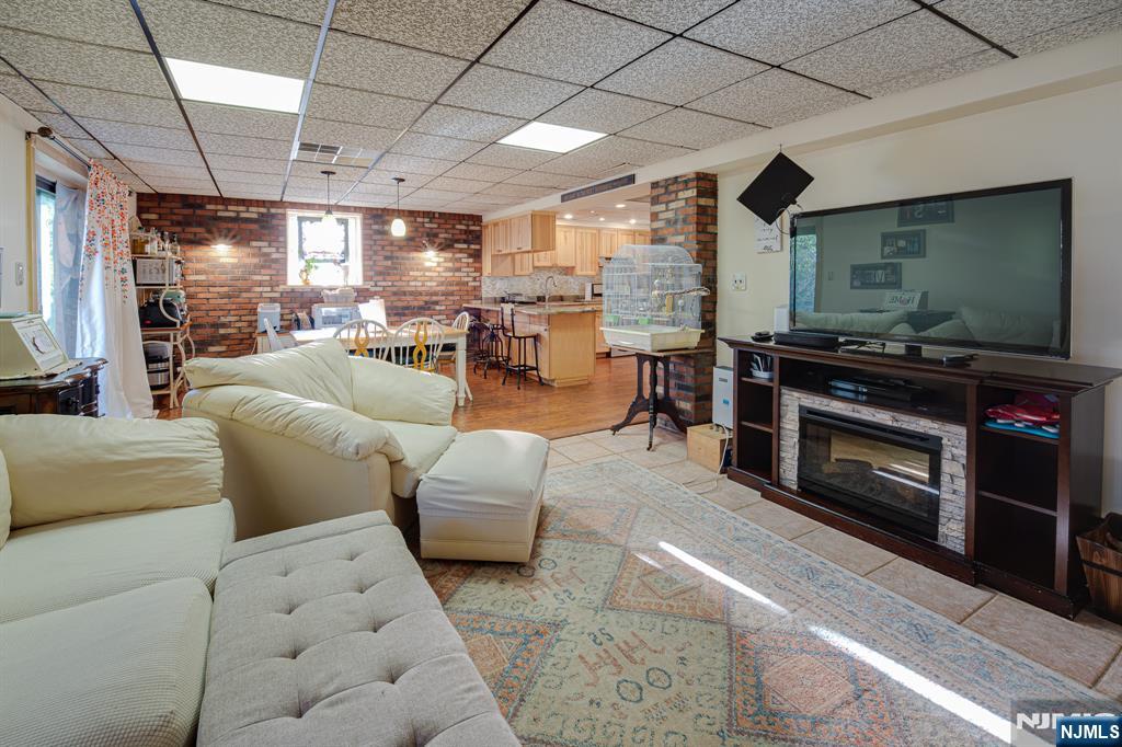 Homes for sale in Secaucus, NJ | 3 Acorn Rd, Secaucus, NJ 07094 | MLS# 25029953