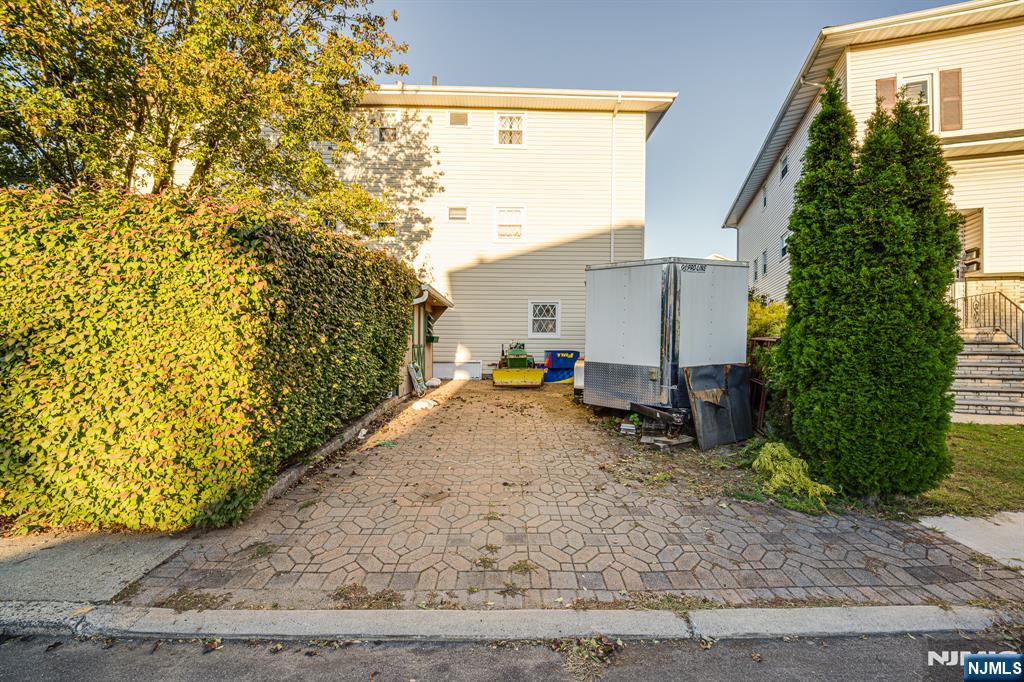 Homes for sale in Secaucus, NJ | 3 Acorn Rd, Secaucus, NJ 07094 | MLS# 25029953