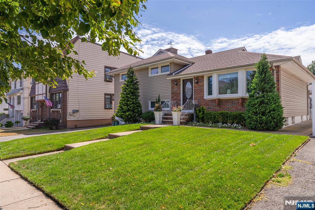 Homes for sale in Lyndhurst, NJ | 506 Park Pl, Lyndhurst, NJ 07071 | MLS# 25029967