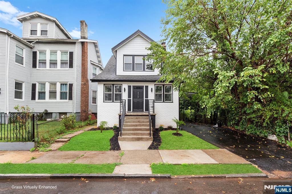 $459,000 Colonial
