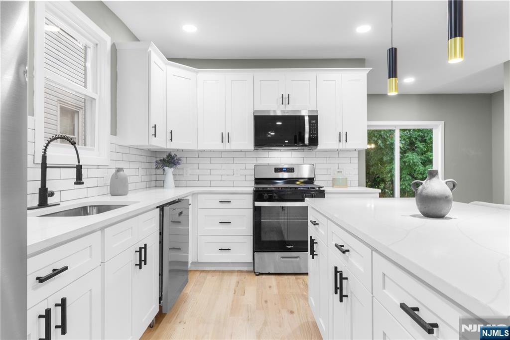 Homes for sale in Newark, NJ | 28 Schuyler Ave, Newark, NJ 07112 | MLS# 25029979