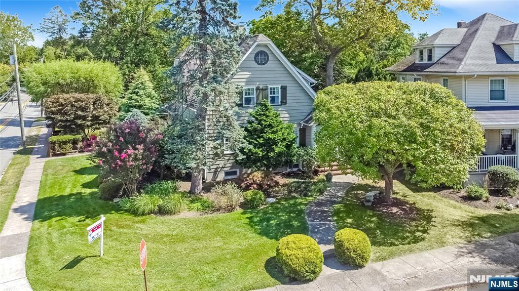 $750,000 Colonial