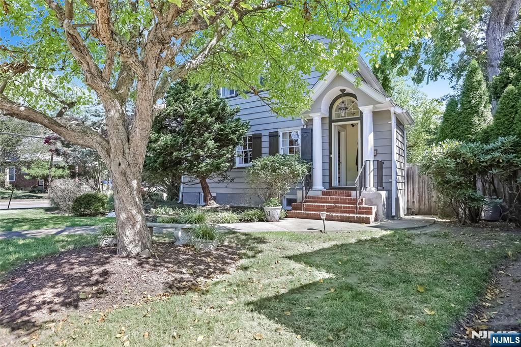 Homes for sale in Westwood, NJ | 11 Park Pl, Westwood, NJ 07675 | MLS# 25029996