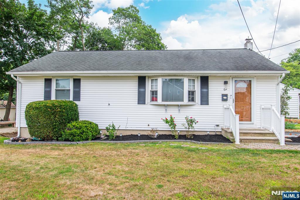 Homes for sale in Roxbury Township, NJ | 1 Gail Dr, Roxbury Township, NJ 07876 | MLS# 25030130