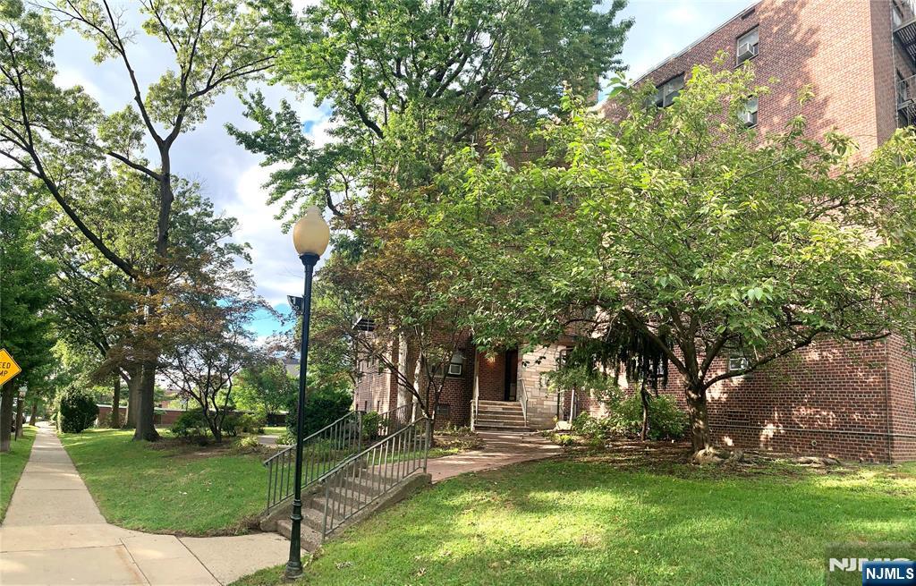 Homes for sale in Fort Lee, NJ | 501 Linwood Dr #4H, Fort Lee, NJ 07024 | MLS# 25030151