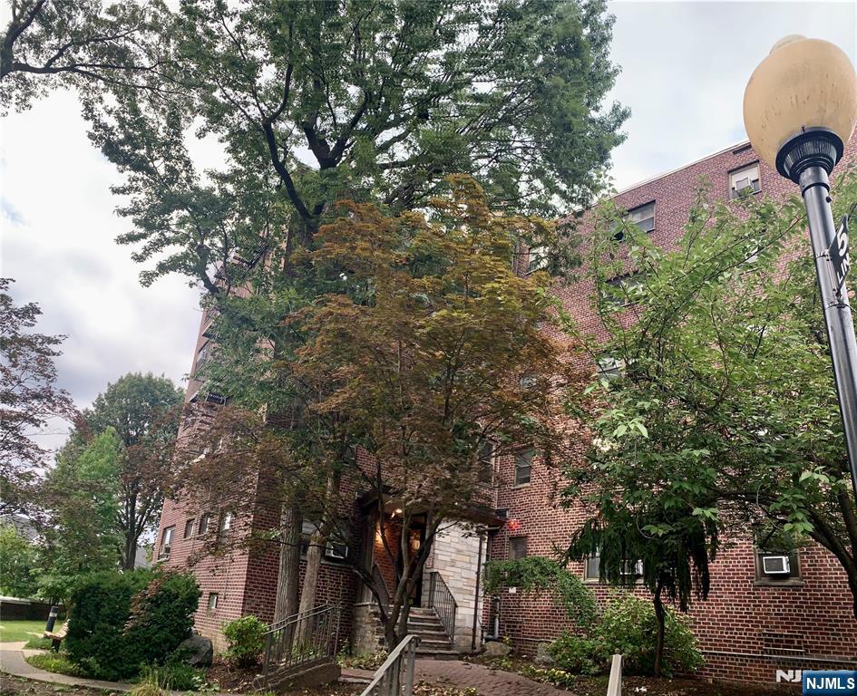 Homes for sale in Fort Lee, NJ | 501 Linwood Dr #4H, Fort Lee, NJ 07024 | MLS# 25030151