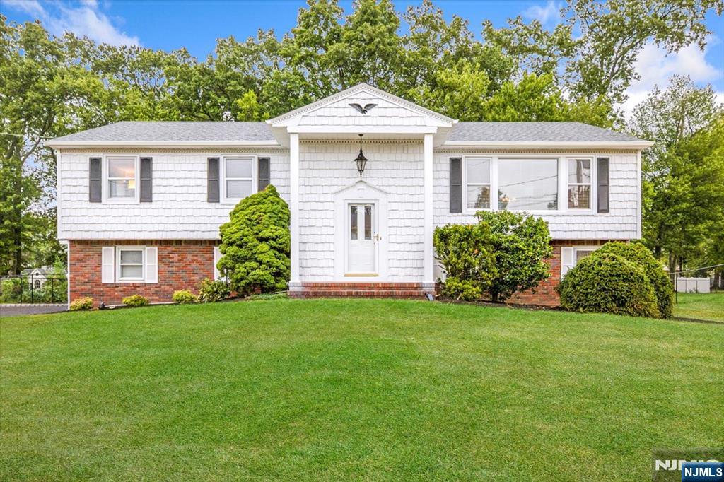 $799,000 Bi-Level