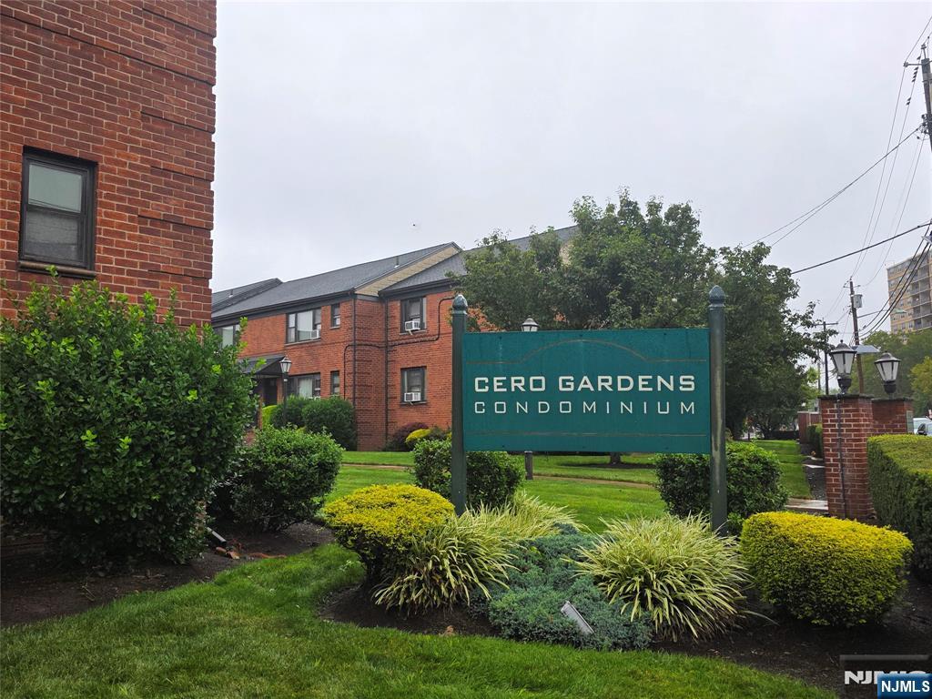 $319,900 Condo