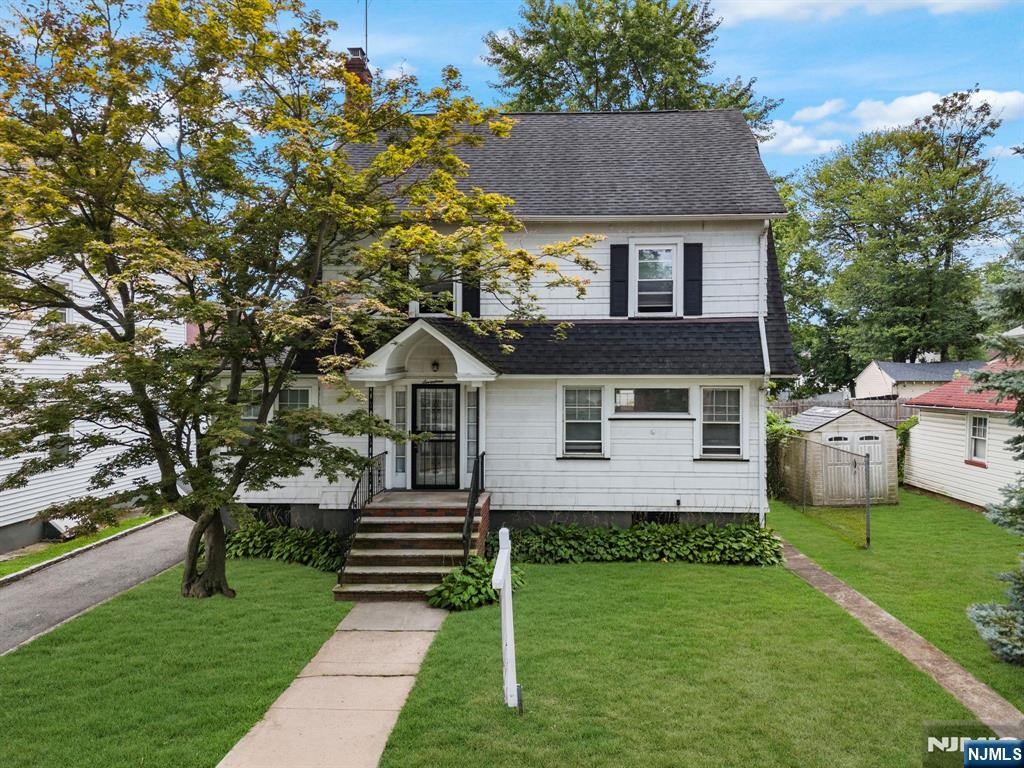 $475,000 Colonial