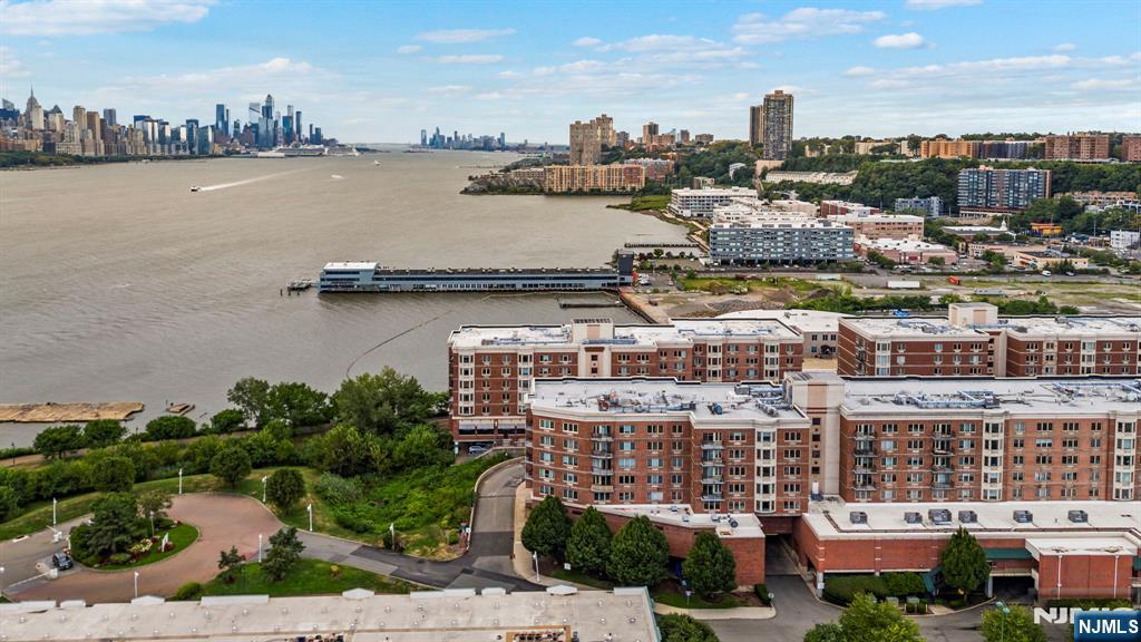 Homes for sale in Edgewater, NJ | 6106 City Pl #6106, Edgewater, NJ 07020 | MLS# 25030204