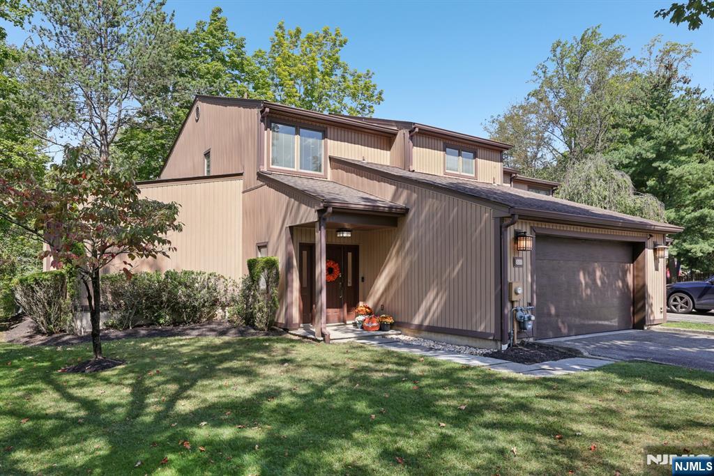 Homes for sale in Wayne, NJ | 53 Ponds Cir, Wayne, NJ 07470 | MLS# 25030258