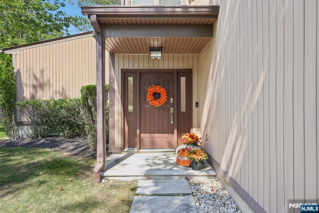 Homes for sale in Wayne, NJ | 53 Ponds Cir, Wayne, NJ 07470 | MLS# 25030258