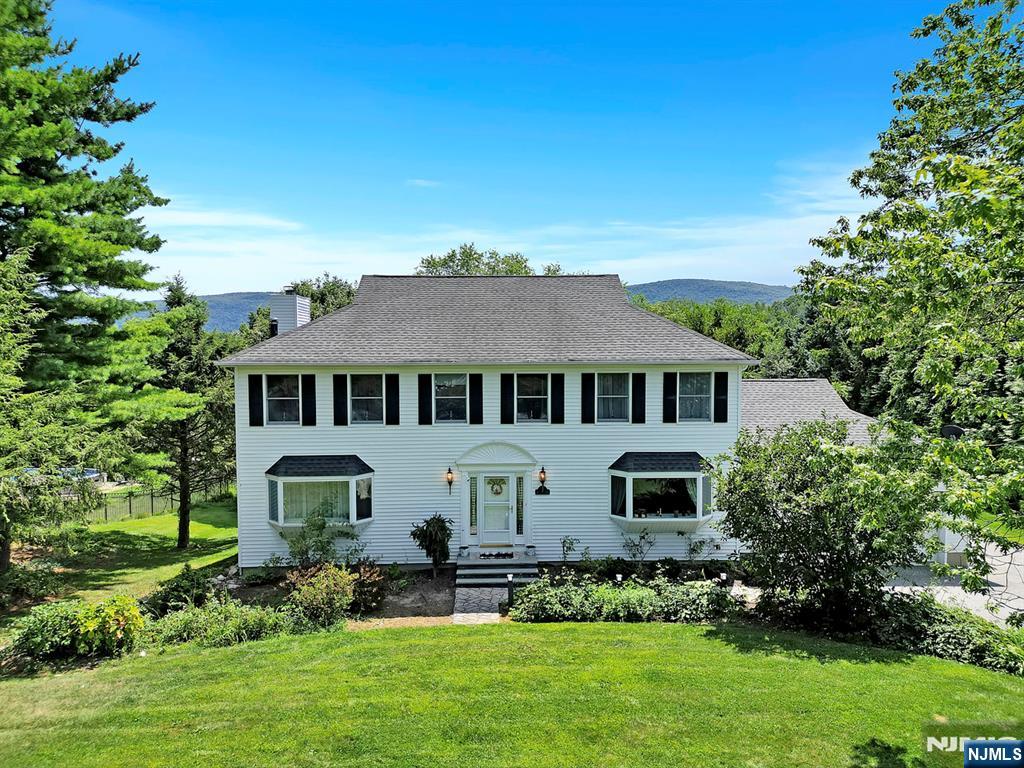 Homes for sale in Vernon, NJ | 12 Gate Dr, Vernon, NJ 07418 | MLS# 25030312